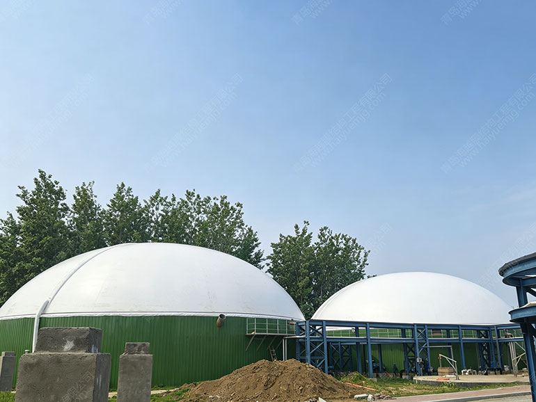 广西养殖场两套3100立方一体化双膜气柜项目工程案例图片